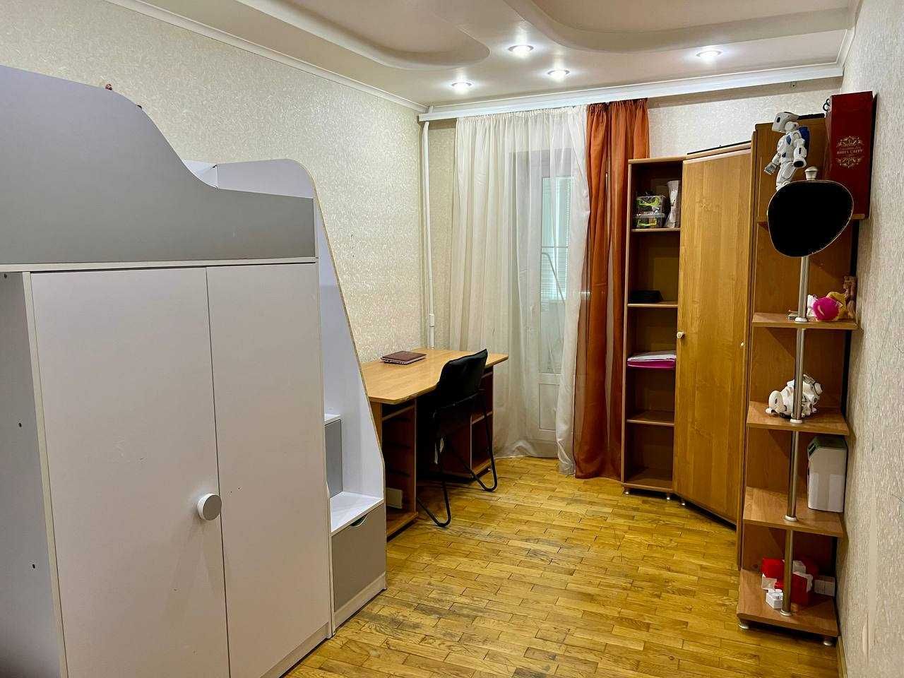 Продам 3х комнатную квартиру район "Ромакса"