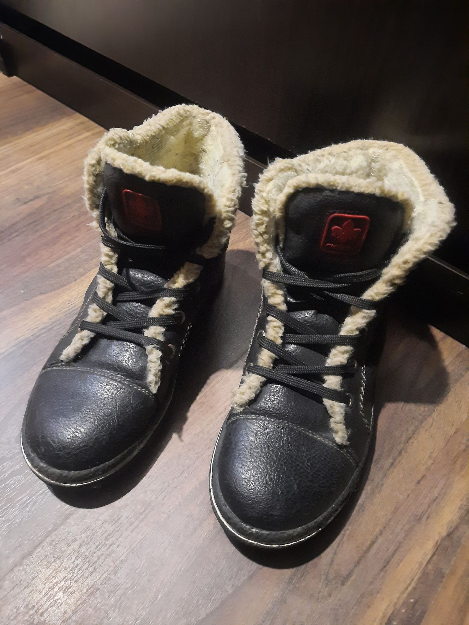 Зимове взуття жіноче фірми Rieker.  Зимние сапоги женские.