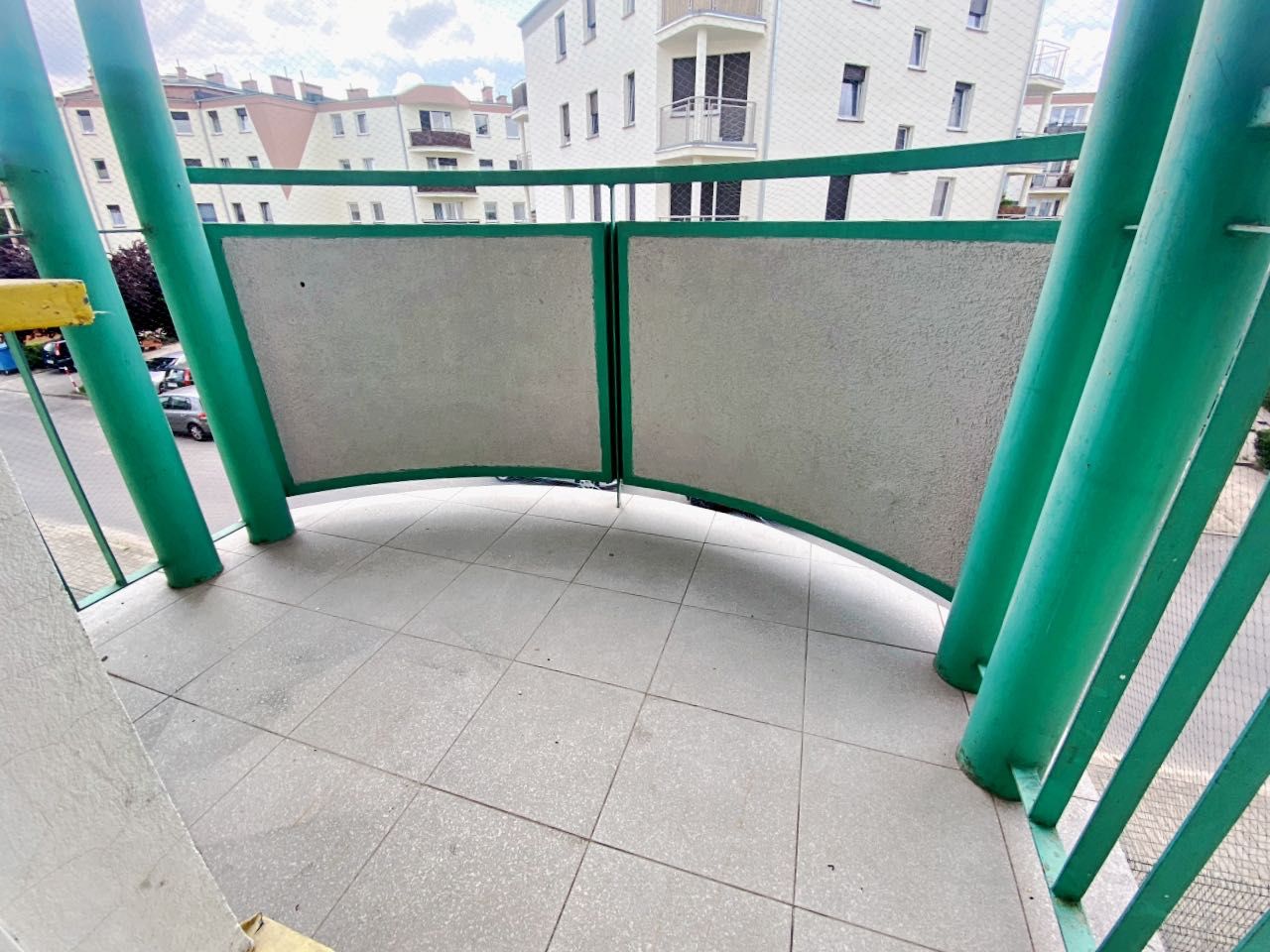 2 pokoje + miejsce postojowe w hali, balkon