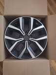 Oryginalna felga aluminiowa do samochodu VW Passat B8