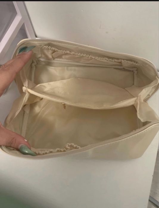 Kosmetyczka nowa pojemna