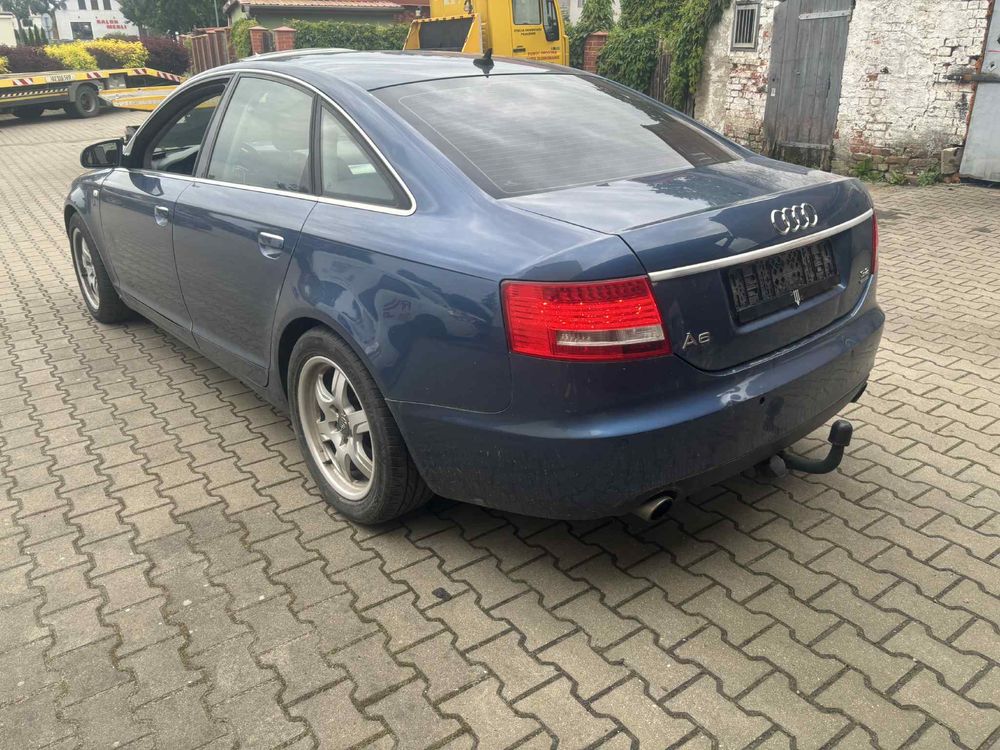 A6 c6  cala na czesci podiadsm duzo czesci do tego modelu a6 c6 3,2