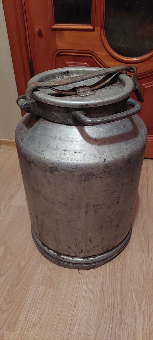 Продам бидоны  алюминевые.