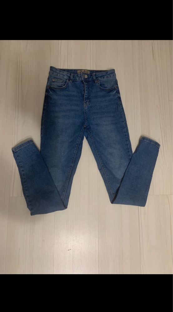 Spodnie jeansy m