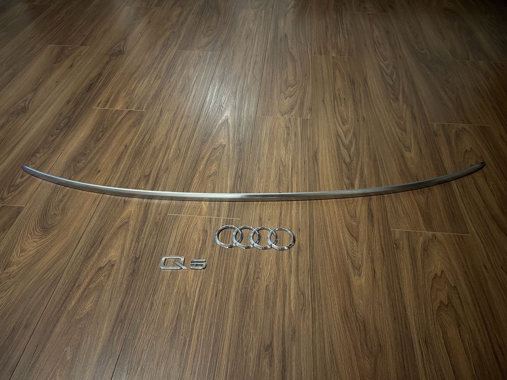 Listwa klapa + Emblemanty Audi Q5 orginał