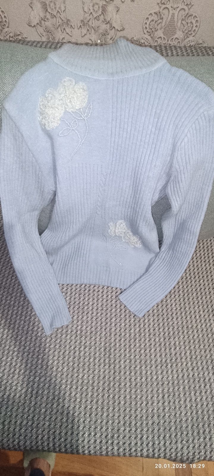 Adidas, Guess, COLIN'S кофти