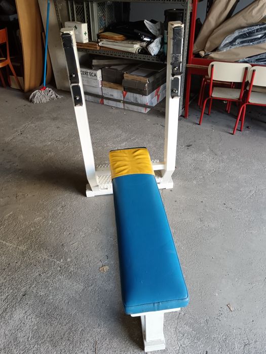 Bikes cycling e Banco Supino