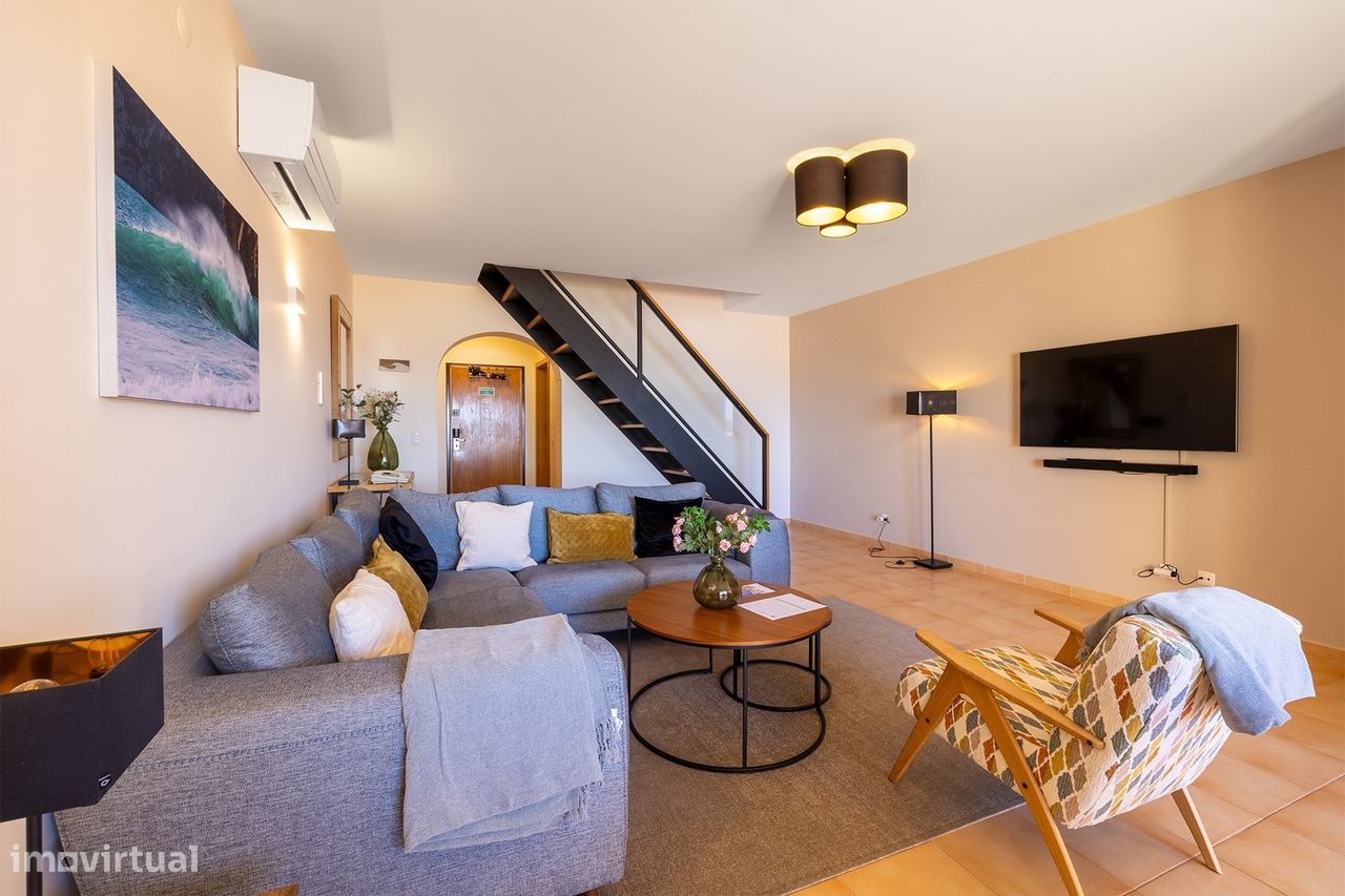 Deslumbrante Apartamento T0 + Mezzanine Top Floor Com Vista Mar, Pisci