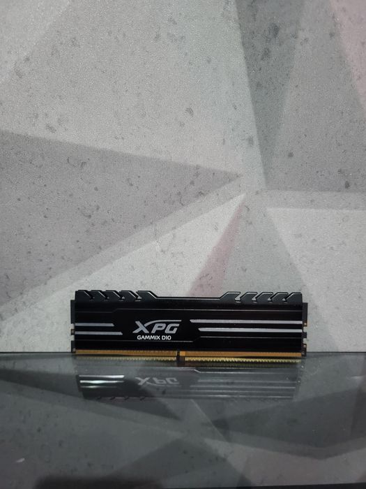 Pamięć RAM Adata XPG Gammix D10 DDR4 8GB 3600 CL18