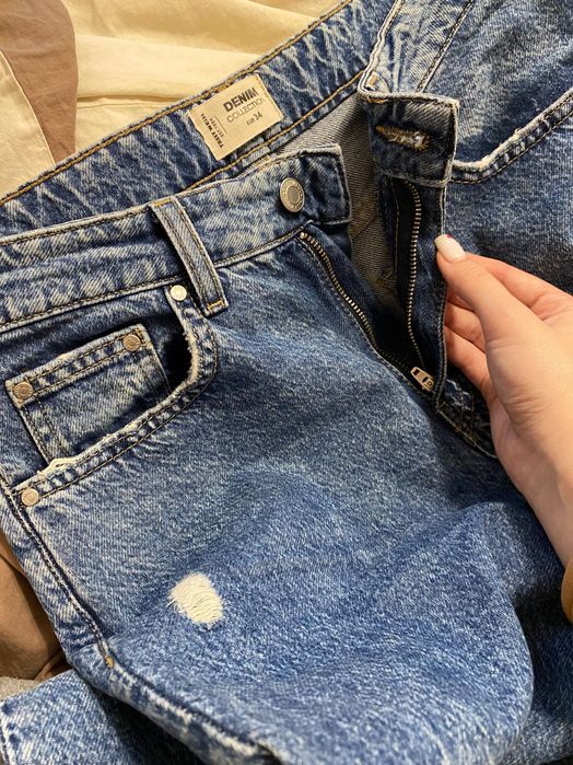 Жіночі джинси  з потертостями