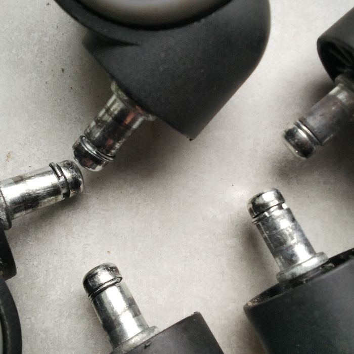 Комплект роликов для офисного кресла