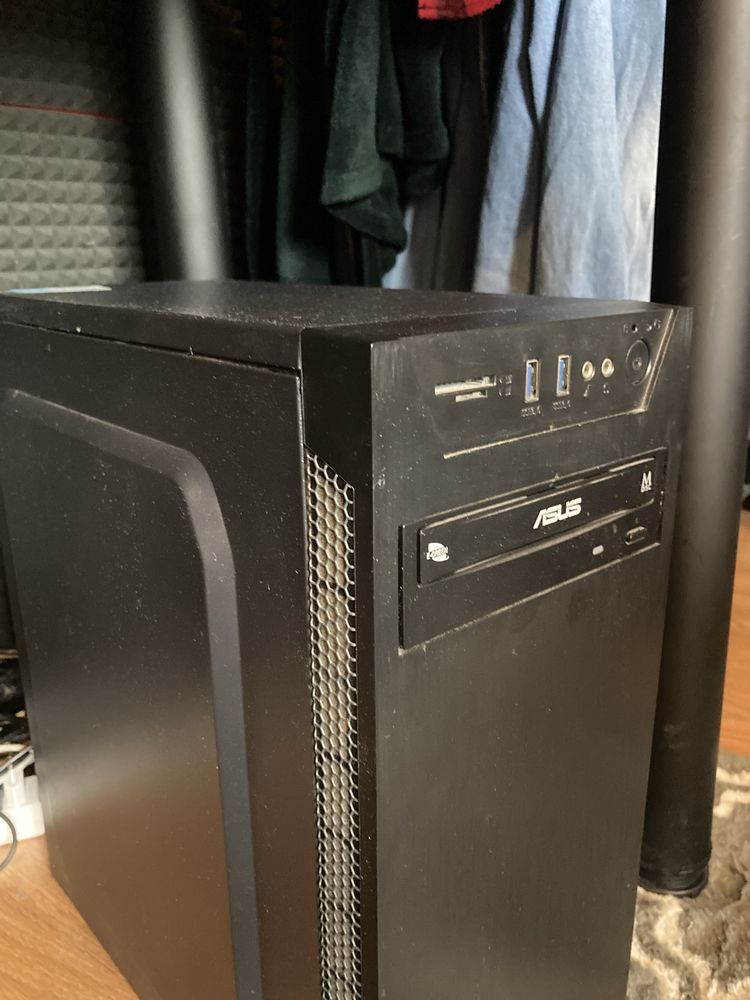 Komputer stacjonarny gamingowy Asus + monior BenQ 75hz