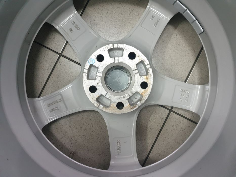 Koła zimowe Alu 17" Skoda Superb III Karoq Yeti VW Passat B8 Jak Nowe