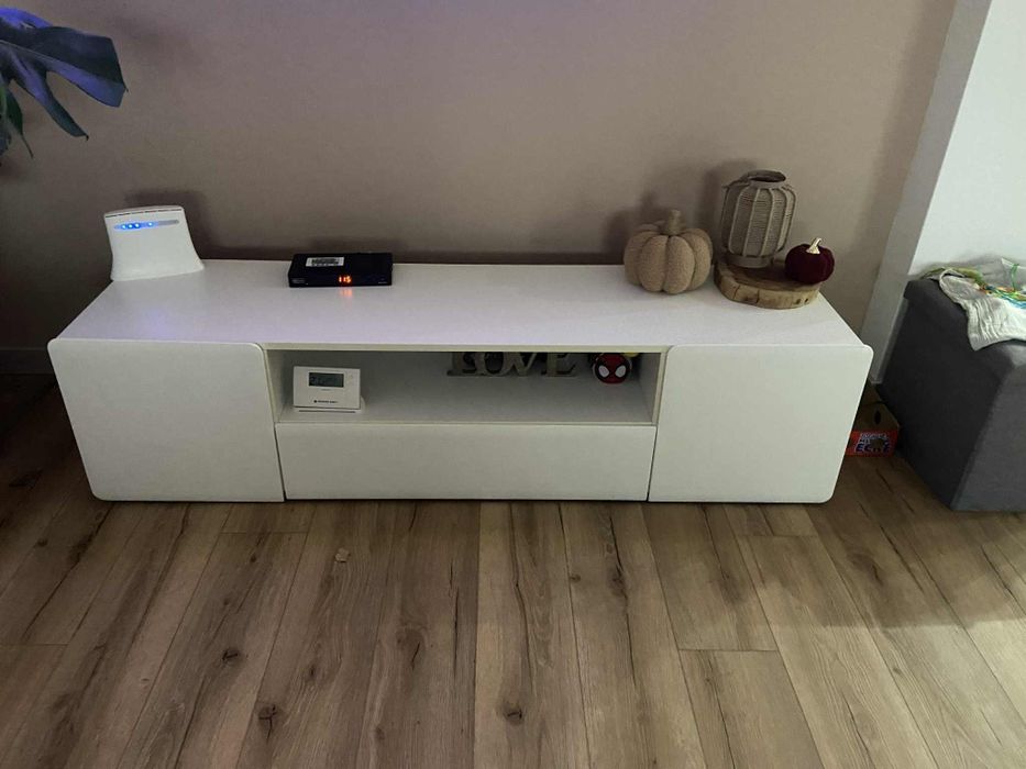 Szafka pod telewizor