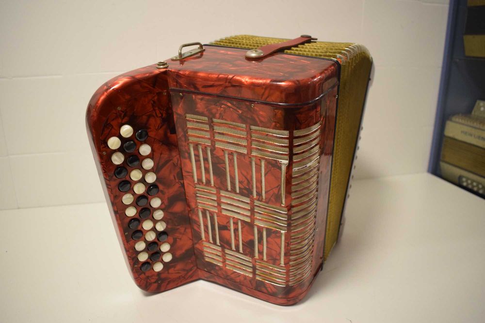 Acordeao Hohner Amati 2 Voz 48 Baixos, N 03