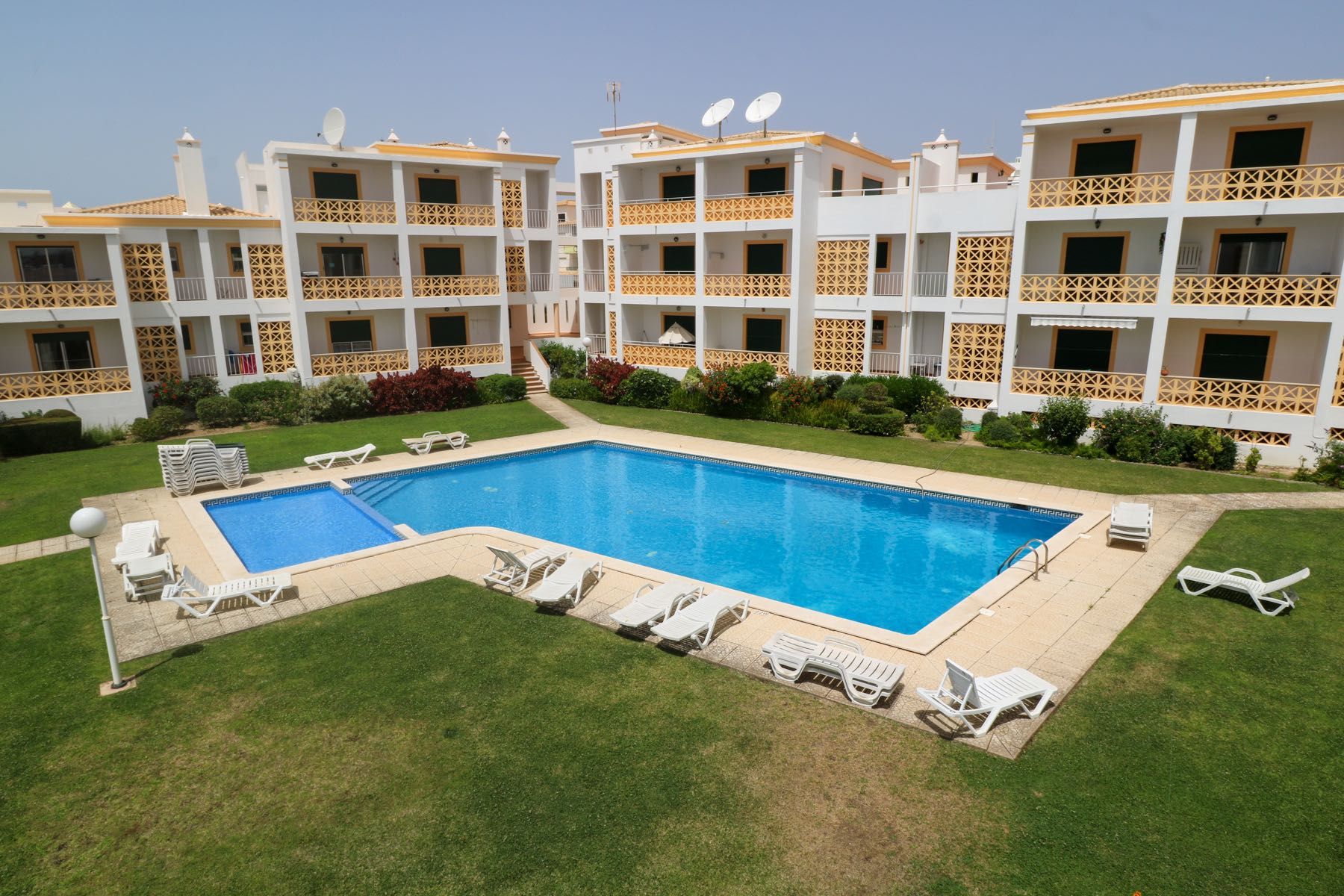 Alojamento com piscina perto da praia em Albufeira