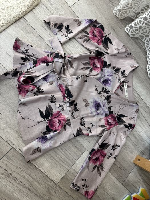 Італійський святковий костюм штани+блуза на запах 36 розмір