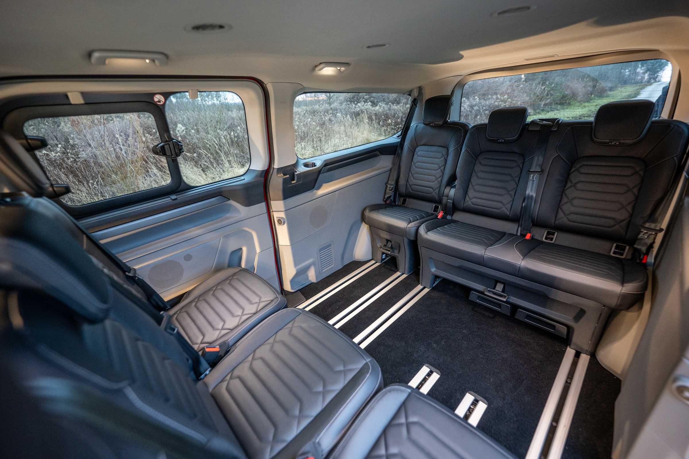 Wynajem Tourneo Custom TITANIUM X 8 osobowy automat 170km Komfort VIP