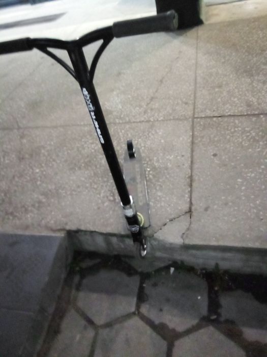 Трюковий самокат