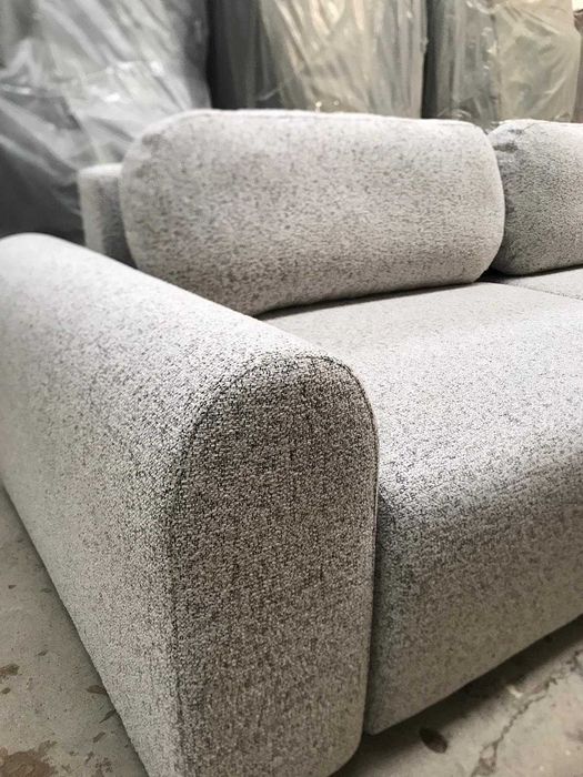 Piękna nowa sofa z funkcją spania