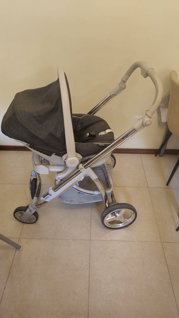 Carrinho de bebé da bebecar