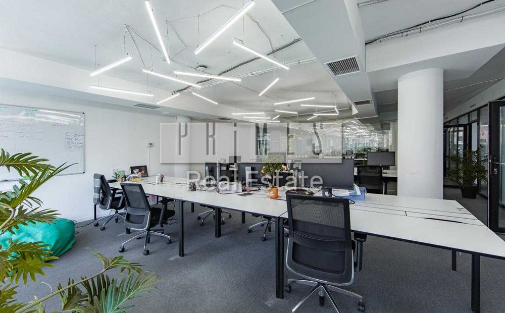 Продаж офісу, ЖК Дипломат Холл, вул. Жилянська 59