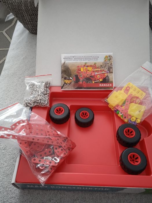 Mały konstruktor Ranger model do skręcania