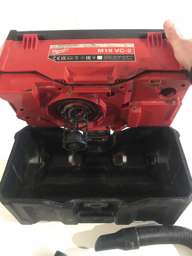 Промисловий пилосос MILWAUKEE M18 VC-2 з Англії