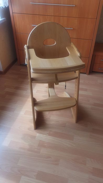 Używane  krzesło drewniane