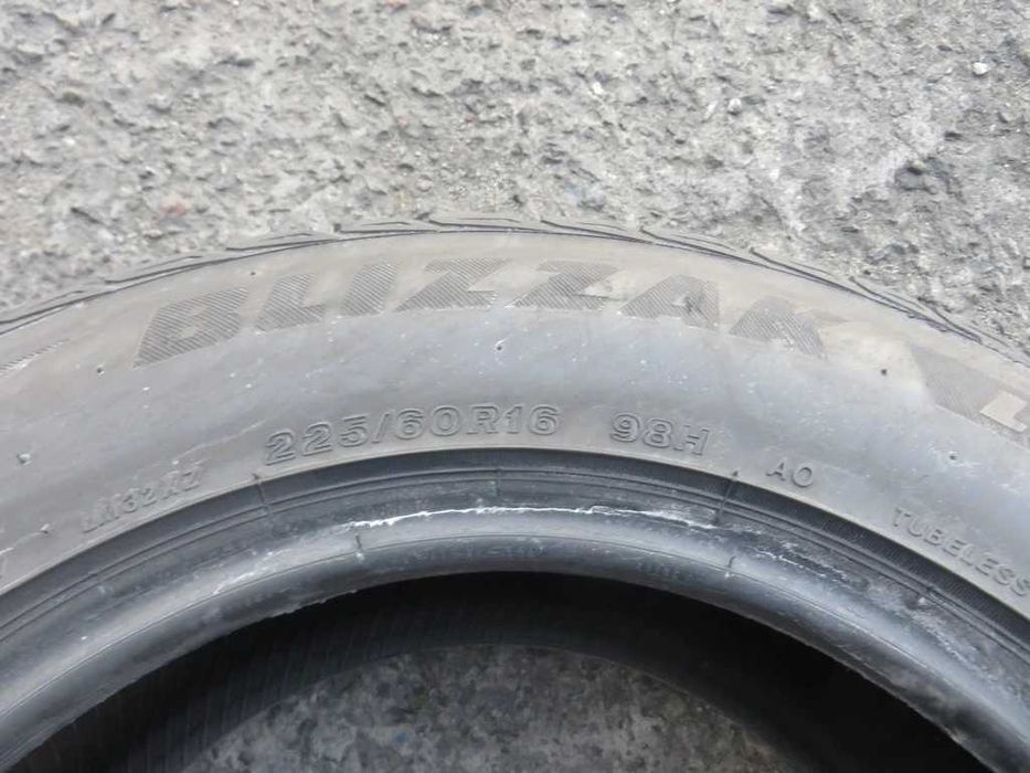 225/60 R16 98Н Bridgestone BlizzakLM-32 Зима 4штуки