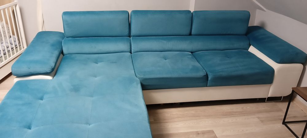 Kanapa rogówka z funkcją spania i pojemnikiem