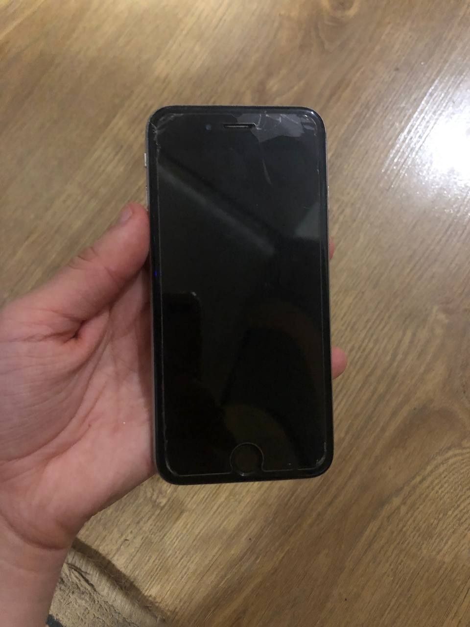 Продам iPhone 6 .