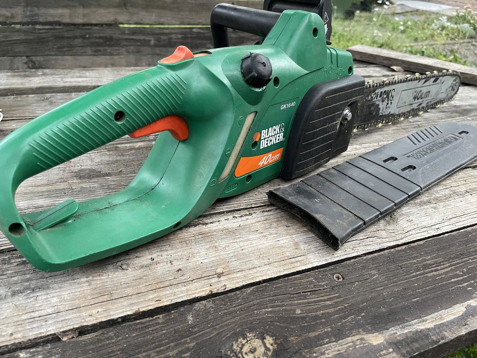 Пилка ланцюгова, цепная пила Black & Decker GK1640