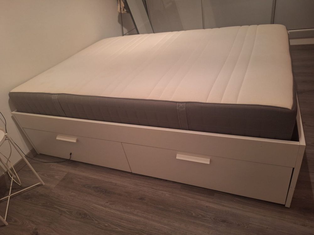 Cama IKEA com arrumação + colchão