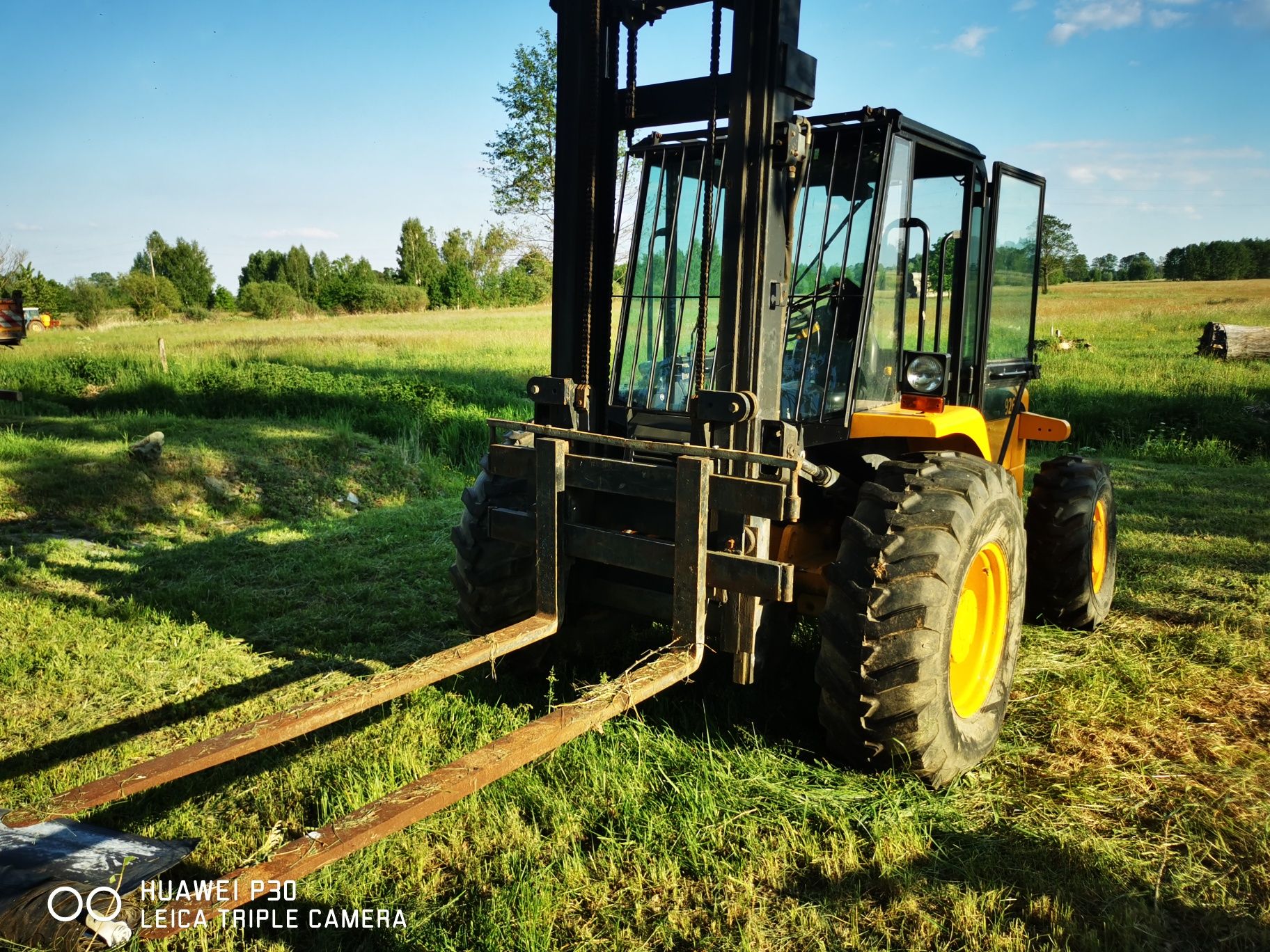 Wózek widłowy jcb 926 terenowy