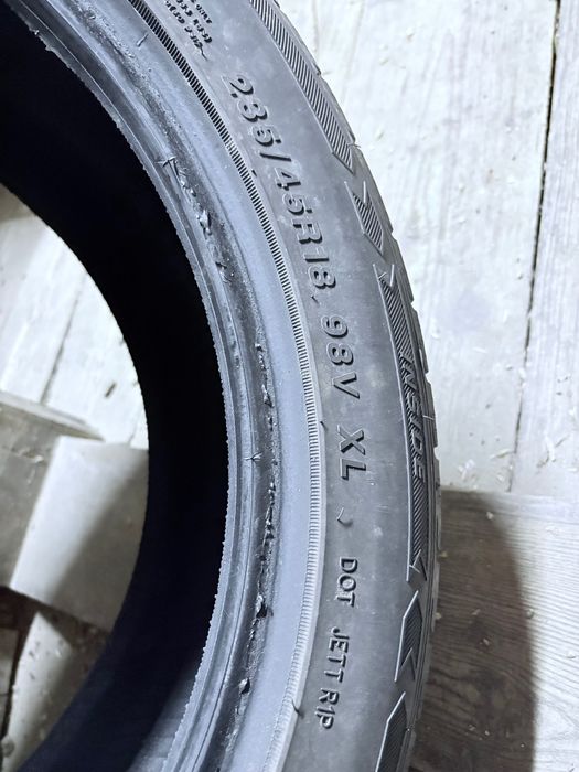 Opony zimowe Trackmax ice plus s210 235/45 R18