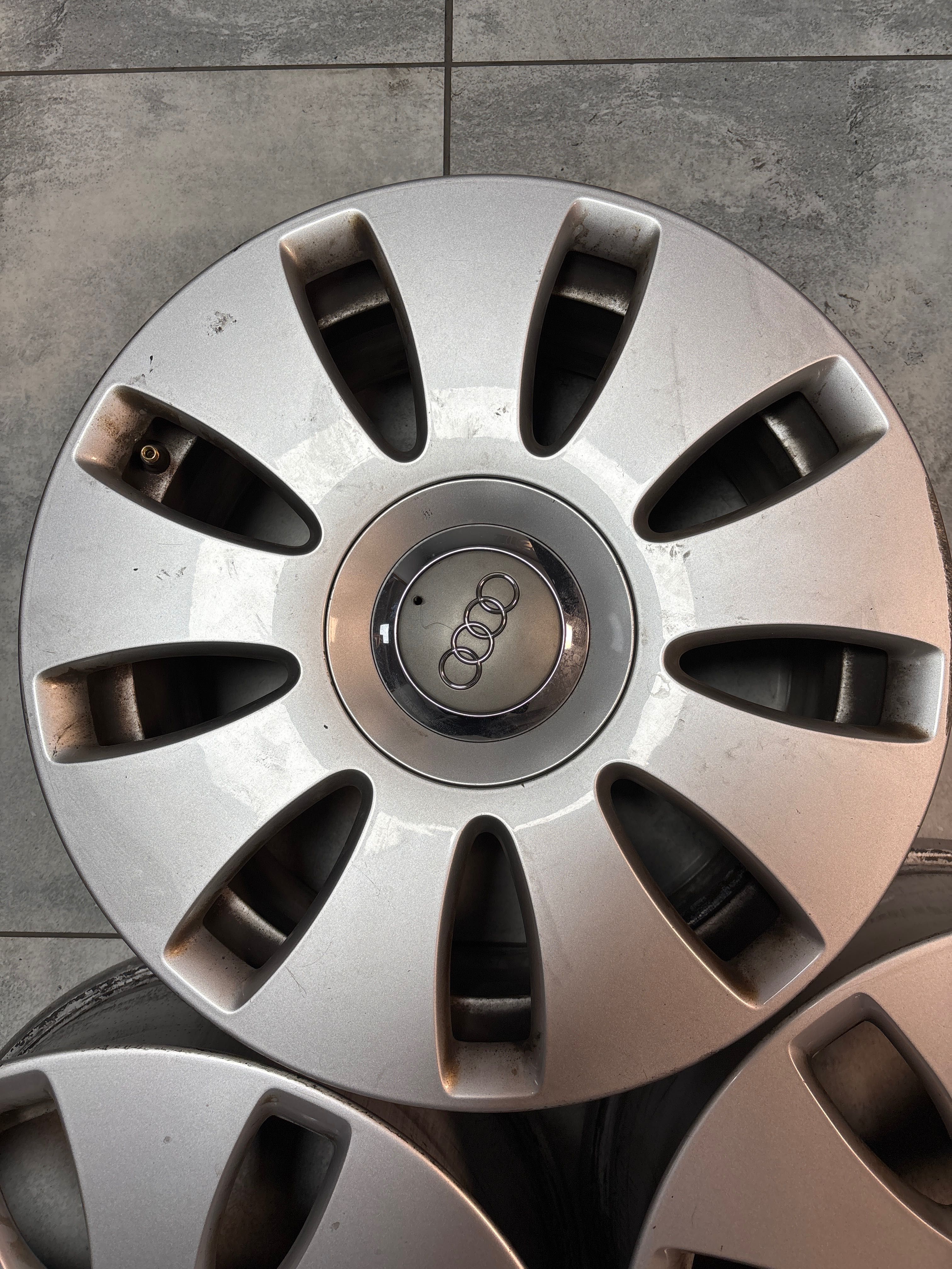Felgi aluminiowe 16 cali Audi A4 B5 B6 B7 A3 oryginalne 5x112