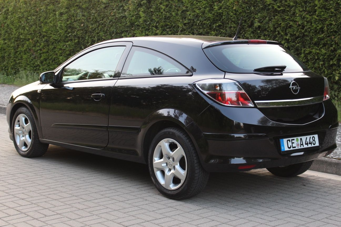 Opel Astra GTC 1.4 benzyna 2008