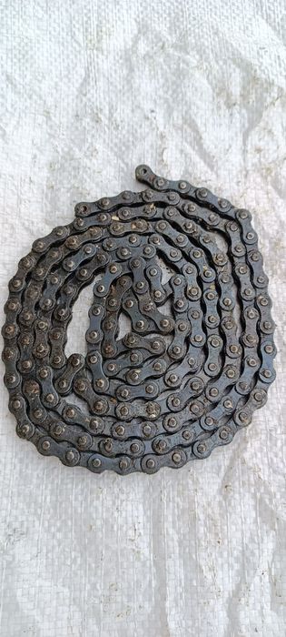 Цепь роликовая .