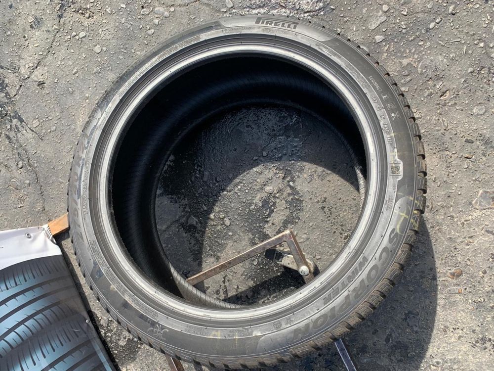 Шини різноширокі 275/40 R21+315/35 R21 Pirelli зима 2021р,7 мм