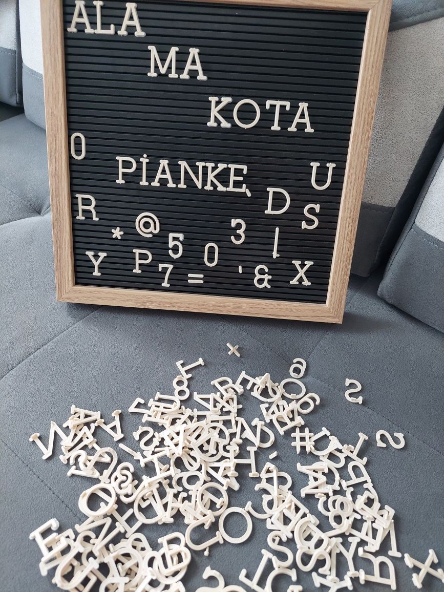 Ramka analogowa z literkami
