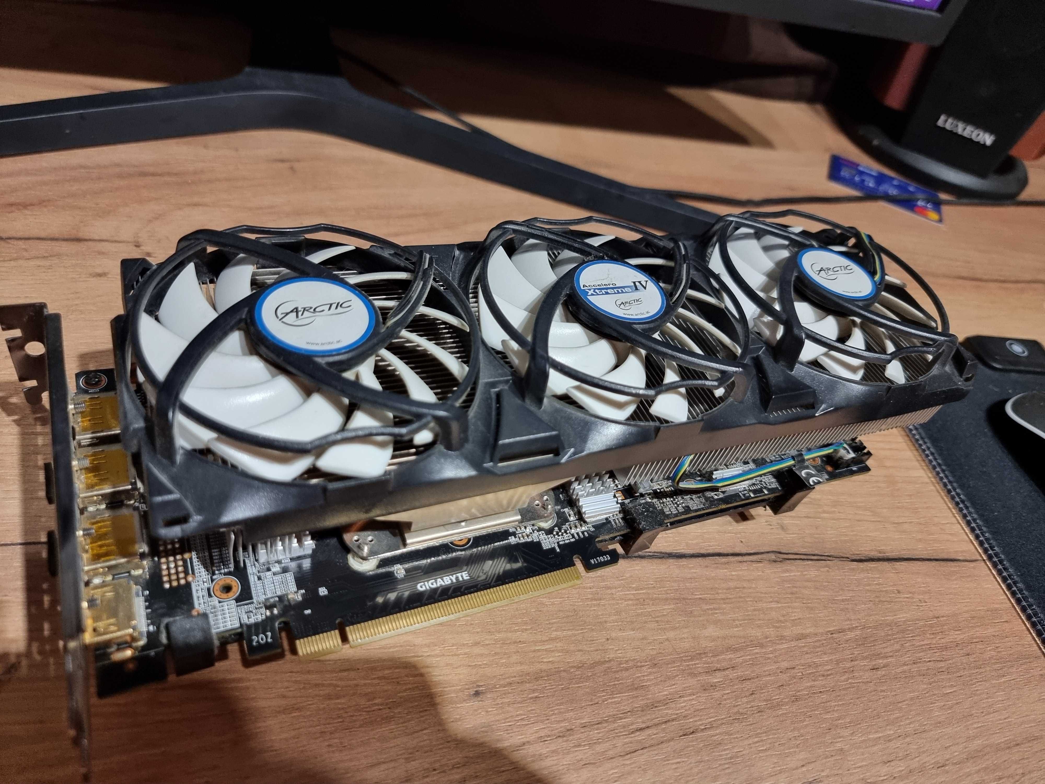 Gygabyte GeForce GTX 1080 Ti 11Gb + охлад Arctic Accelero Extreme IV