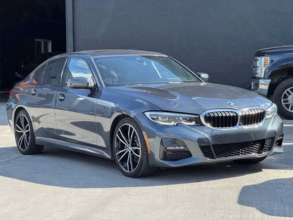 BMW 3 Series 330i      2019