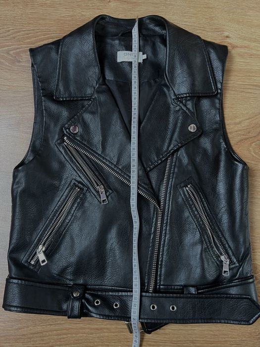 Косуха жилетка чорна