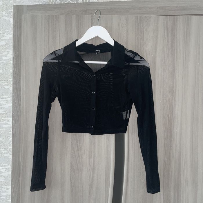 Черная сеточка на пуговицах