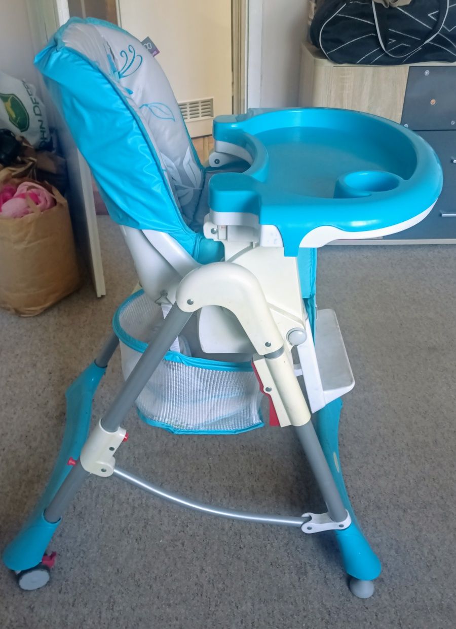 Bezpieczny fotelik do karmienia Baby Design BAMBI składany, 2 nakładki