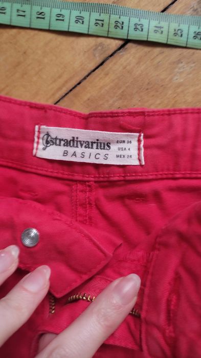 Spodenki Szorty Stradivarius czerwone rozmiar 36
