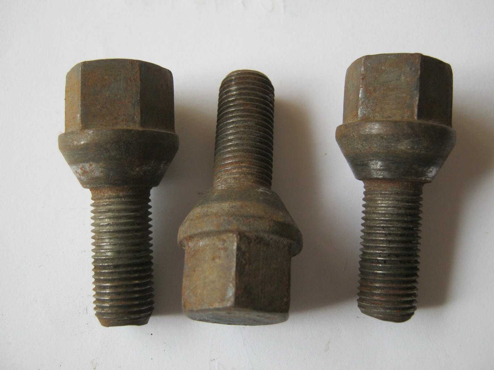 Болт колёсный М12х1.25х28, ключ 19, шпилька м8
