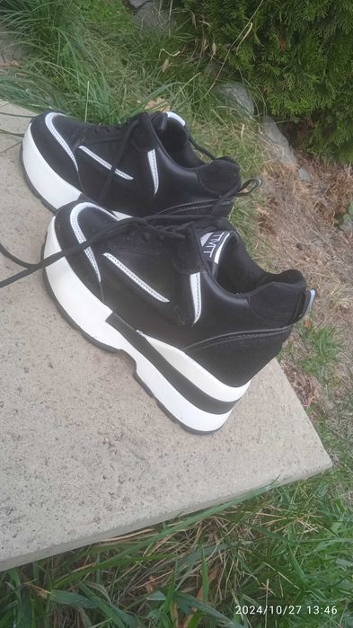 Снікерси 36 розмір