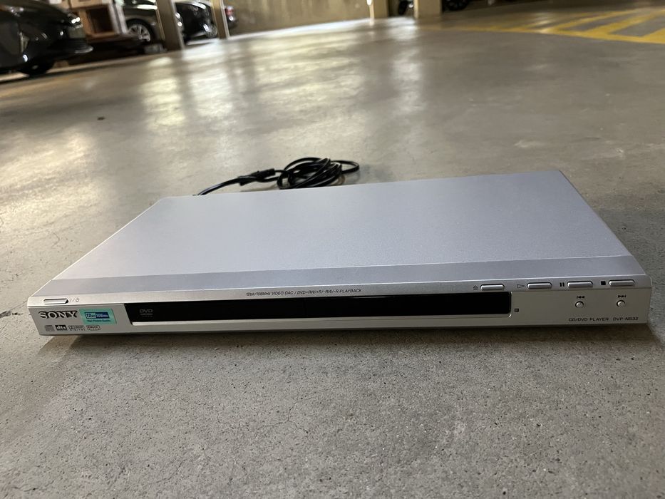 Leitor de DVD Sony, comando à distância incluído
